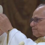 Newly-elected Pope wears Apple Watch on first official mass
